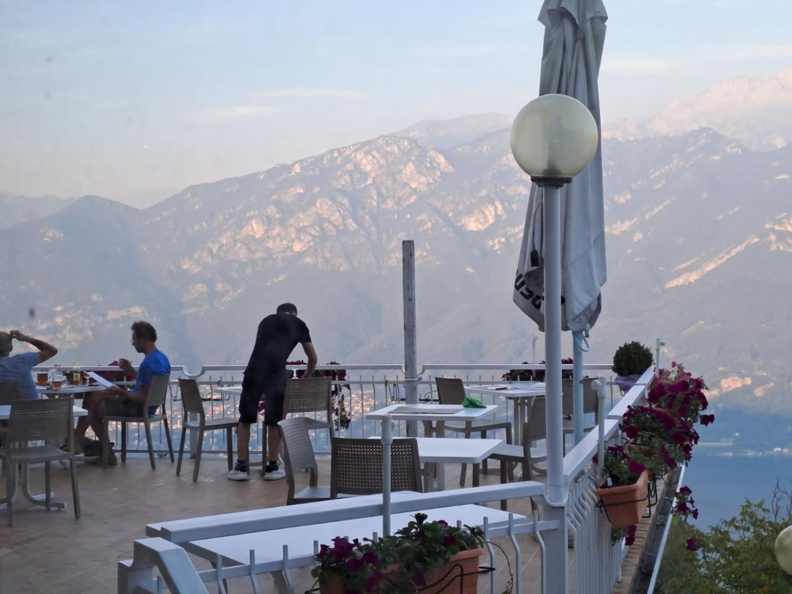 Provinciale 79 Hotel Magreglio Bagian luar foto