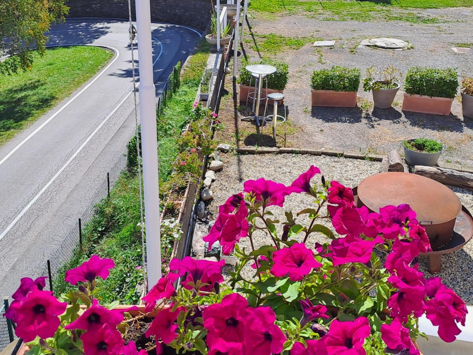Provinciale 79 Hotel Magreglio Bagian luar foto