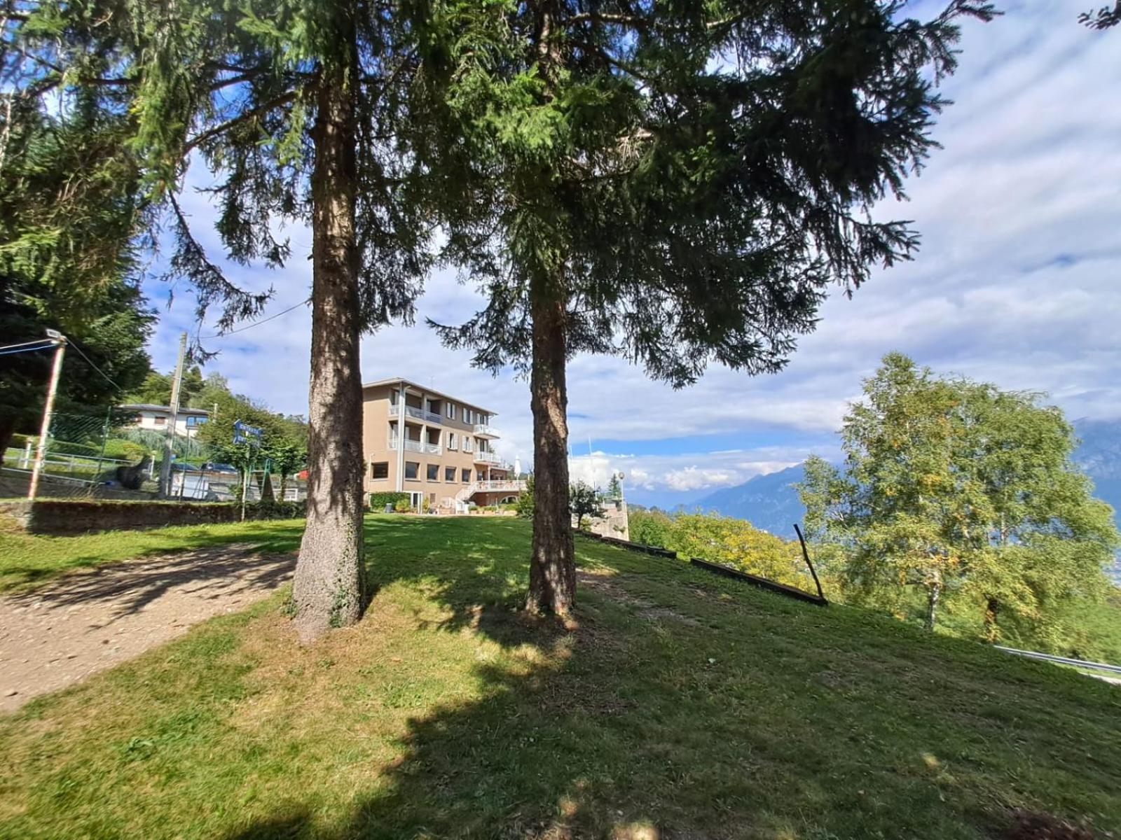 Provinciale 79 Hotel Magreglio Bagian luar foto