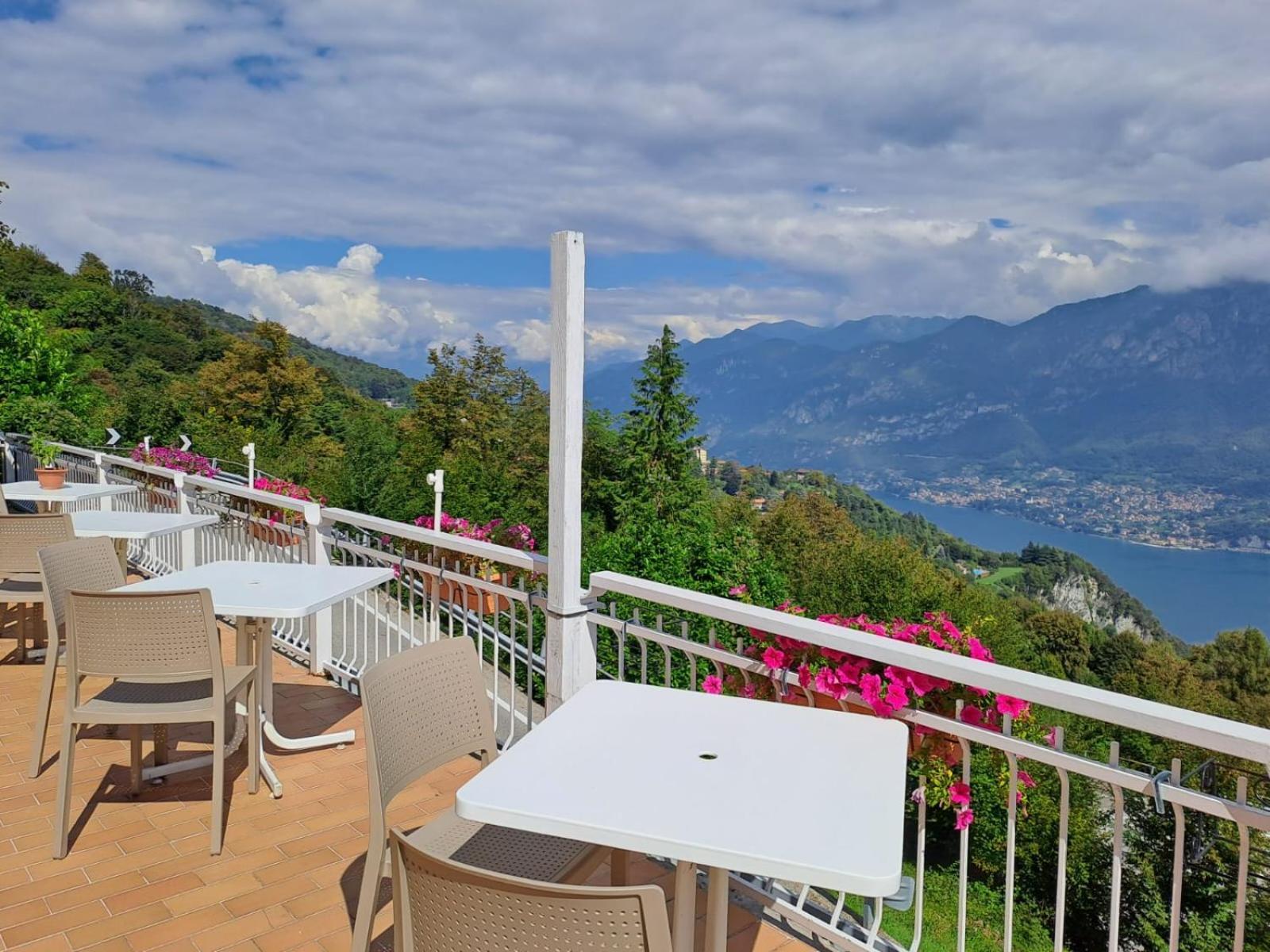 Provinciale 79 Hotel Magreglio Bagian luar foto