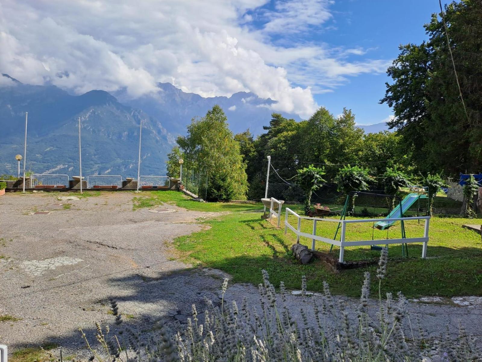 Provinciale 79 Hotel Magreglio Bagian luar foto