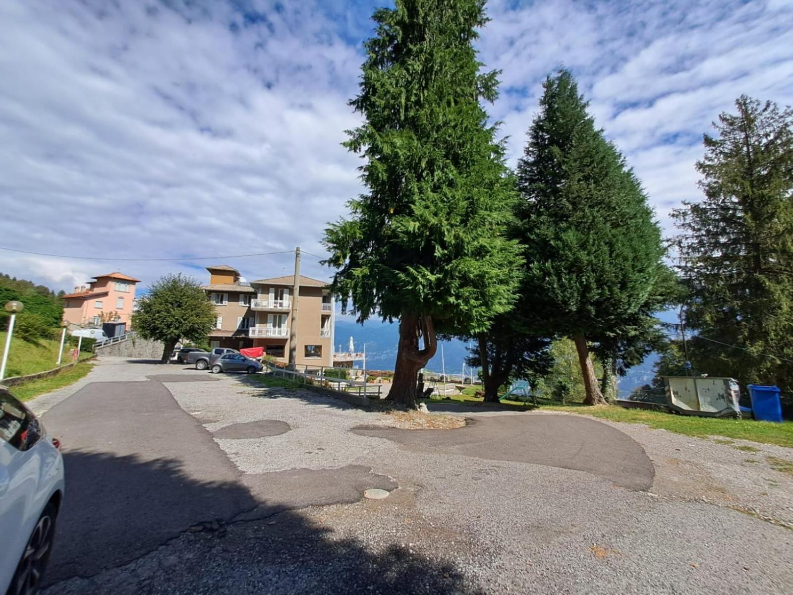 Provinciale 79 Hotel Magreglio Bagian luar foto
