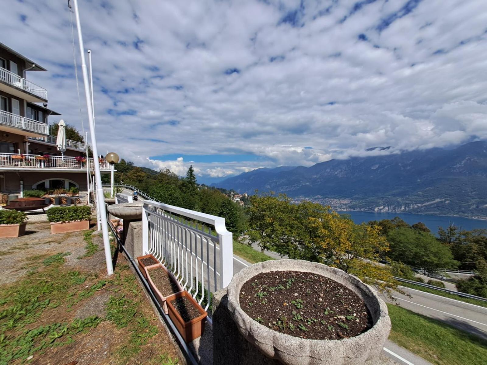 Provinciale 79 Hotel Magreglio Bagian luar foto