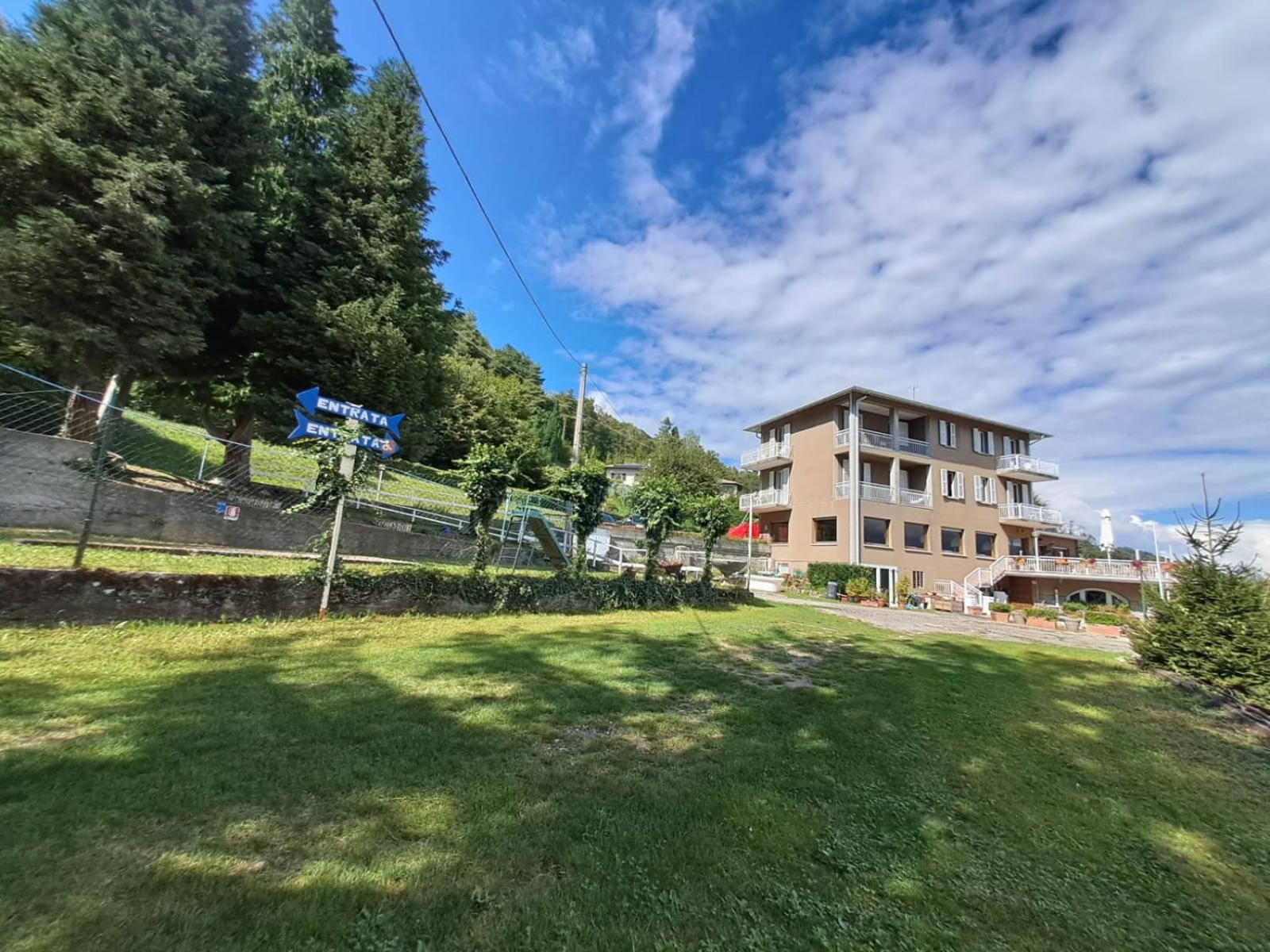 Provinciale 79 Hotel Magreglio Bagian luar foto