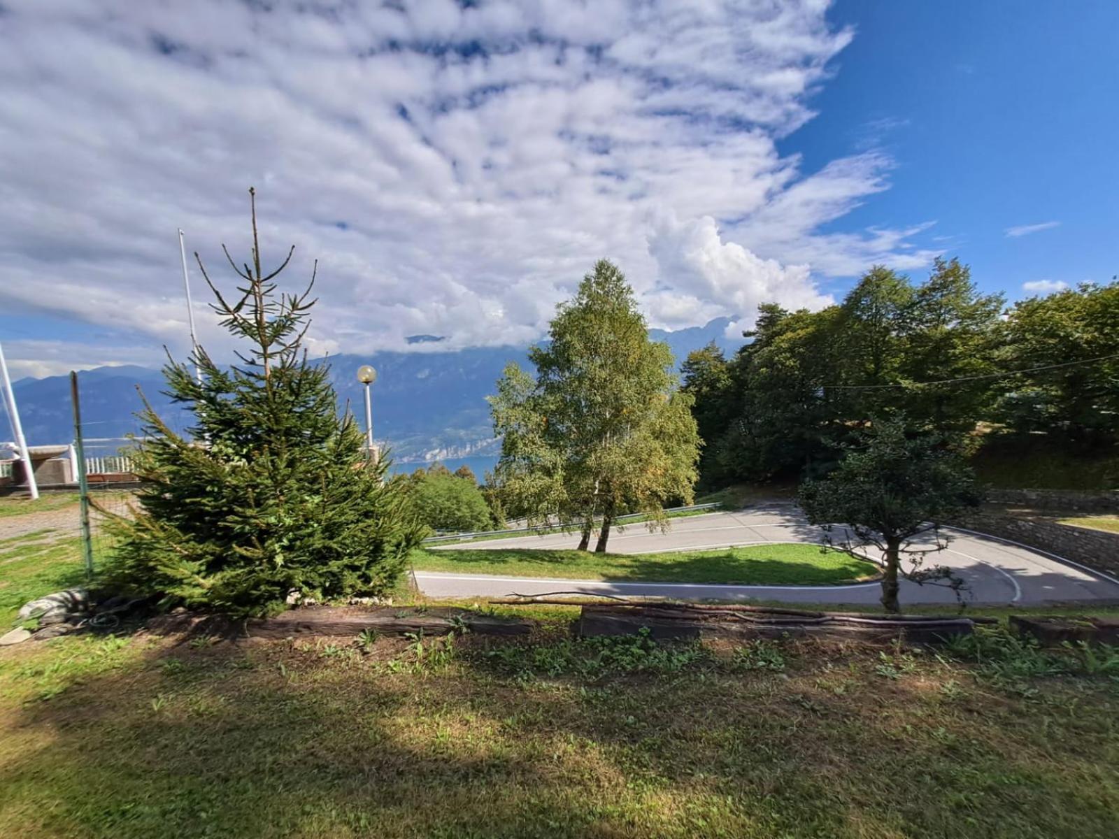 Provinciale 79 Hotel Magreglio Bagian luar foto