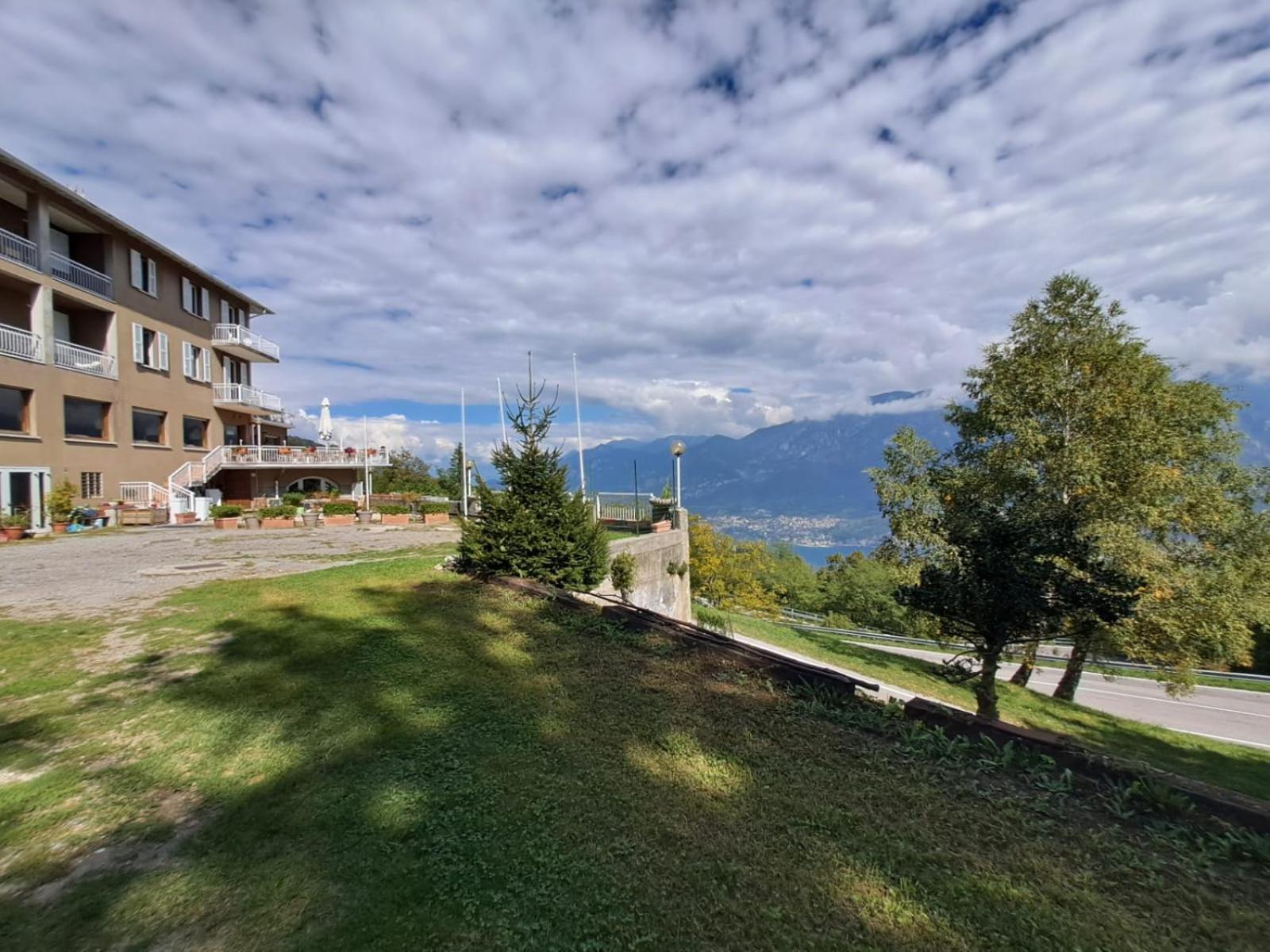 Provinciale 79 Hotel Magreglio Bagian luar foto